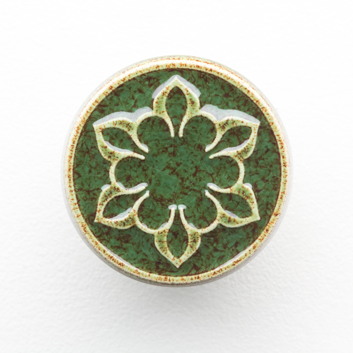 zielono-brązowe gałki do mebli