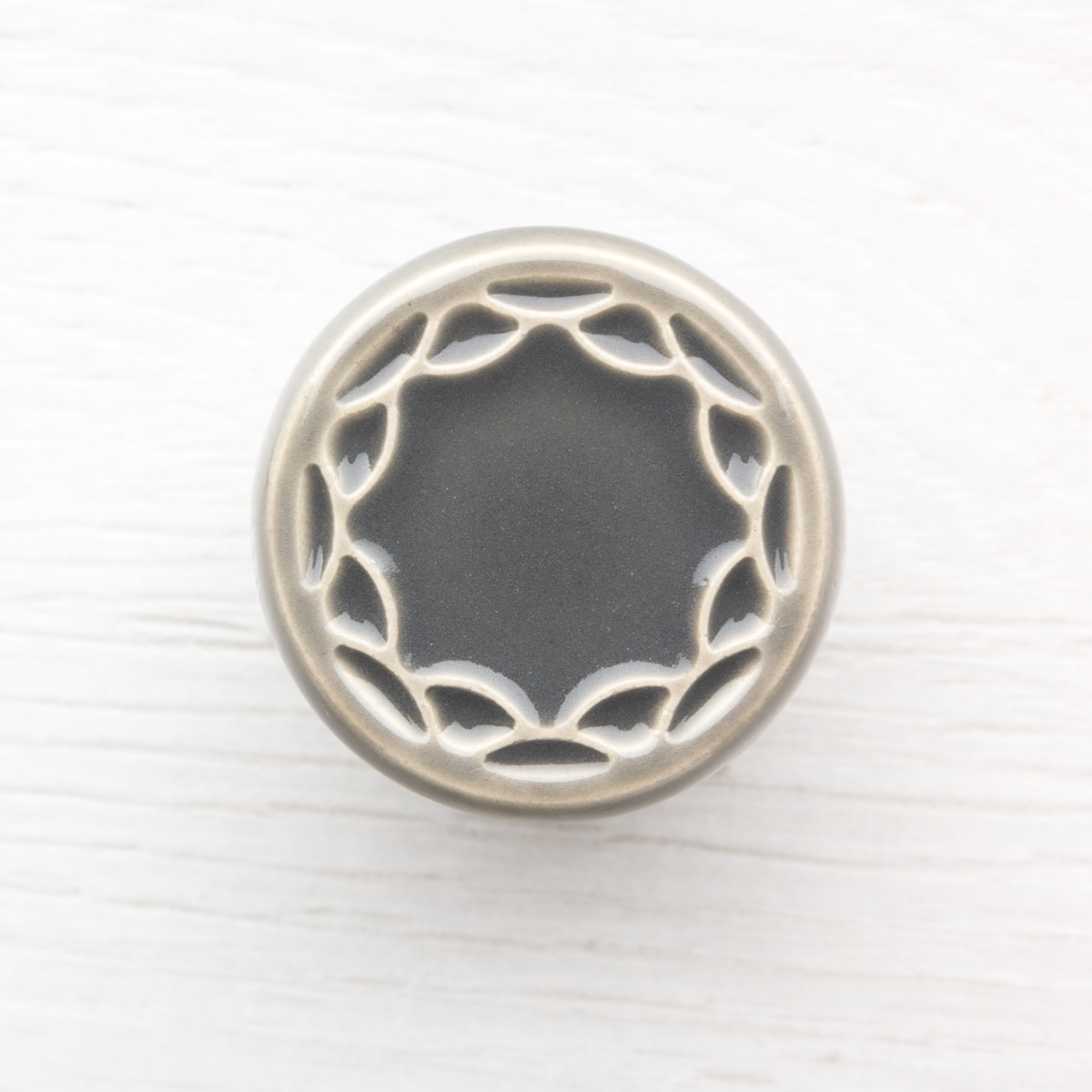 szare gałki do mebli