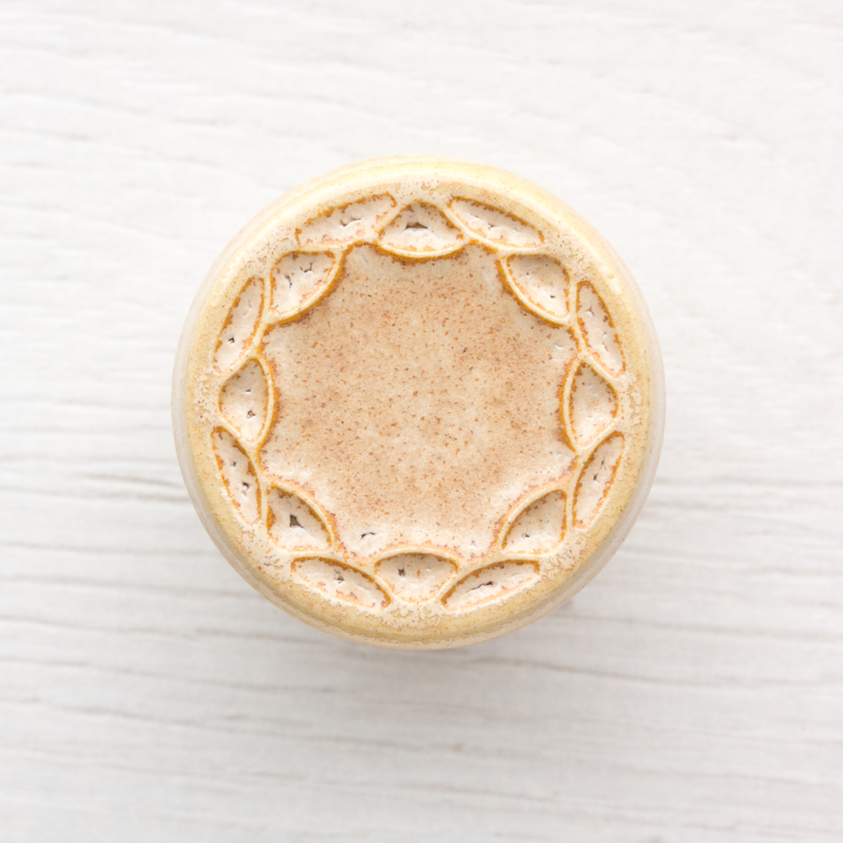 jasnobrązowe gałki do mebli