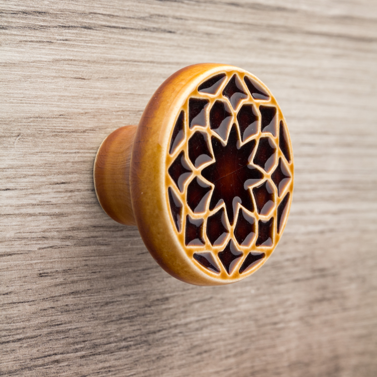 gałka miodowo-brązowa