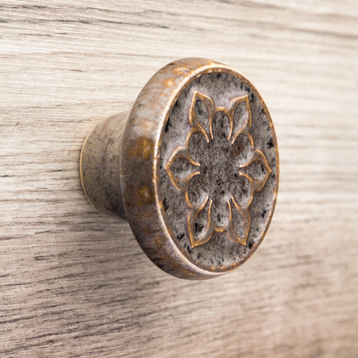 złoto-brązowa gałka do mebli