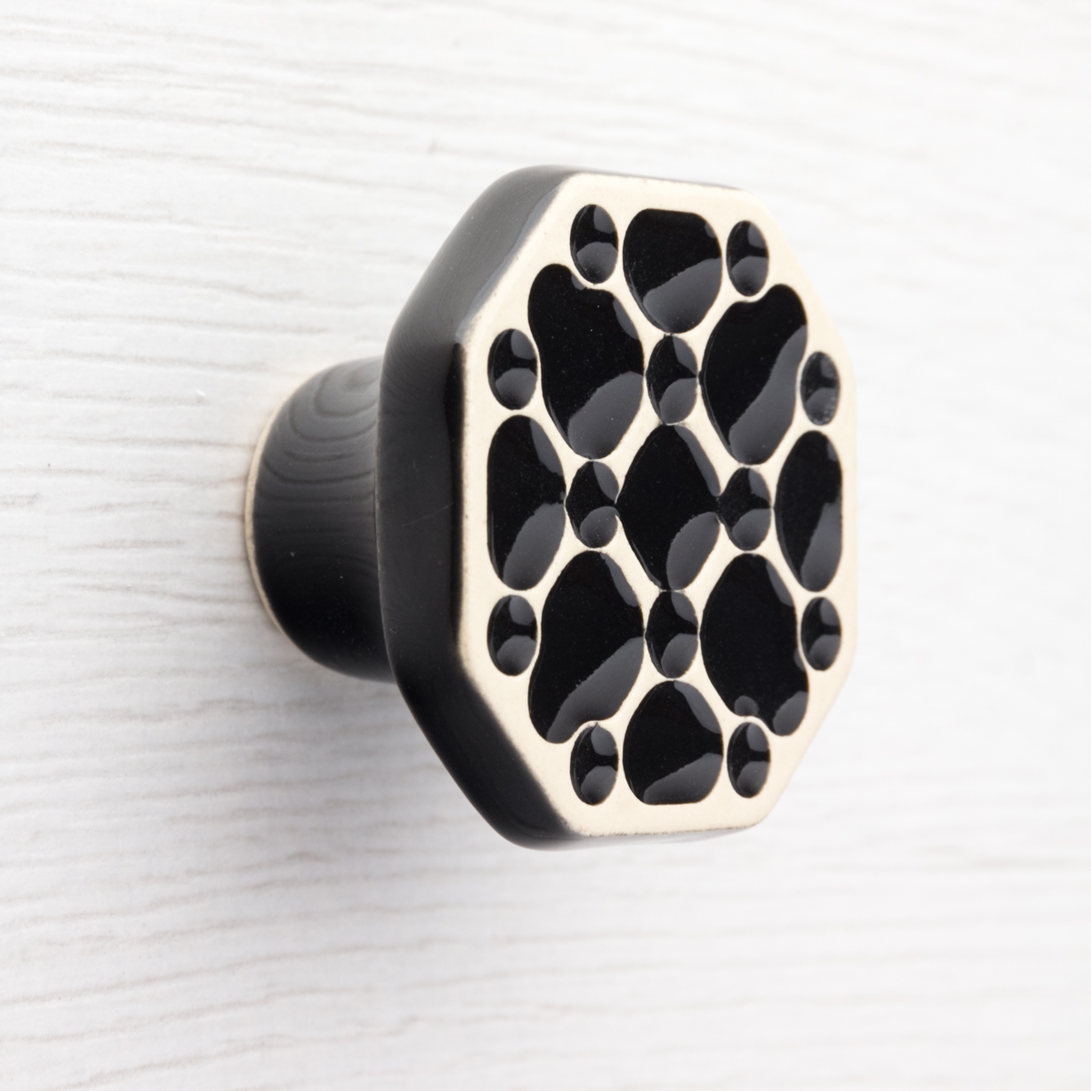 czarne gałki do mebli