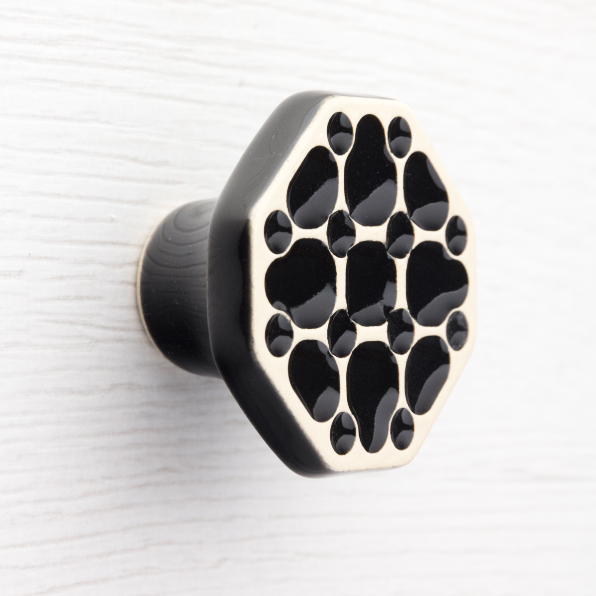 czarne gałki do mebli