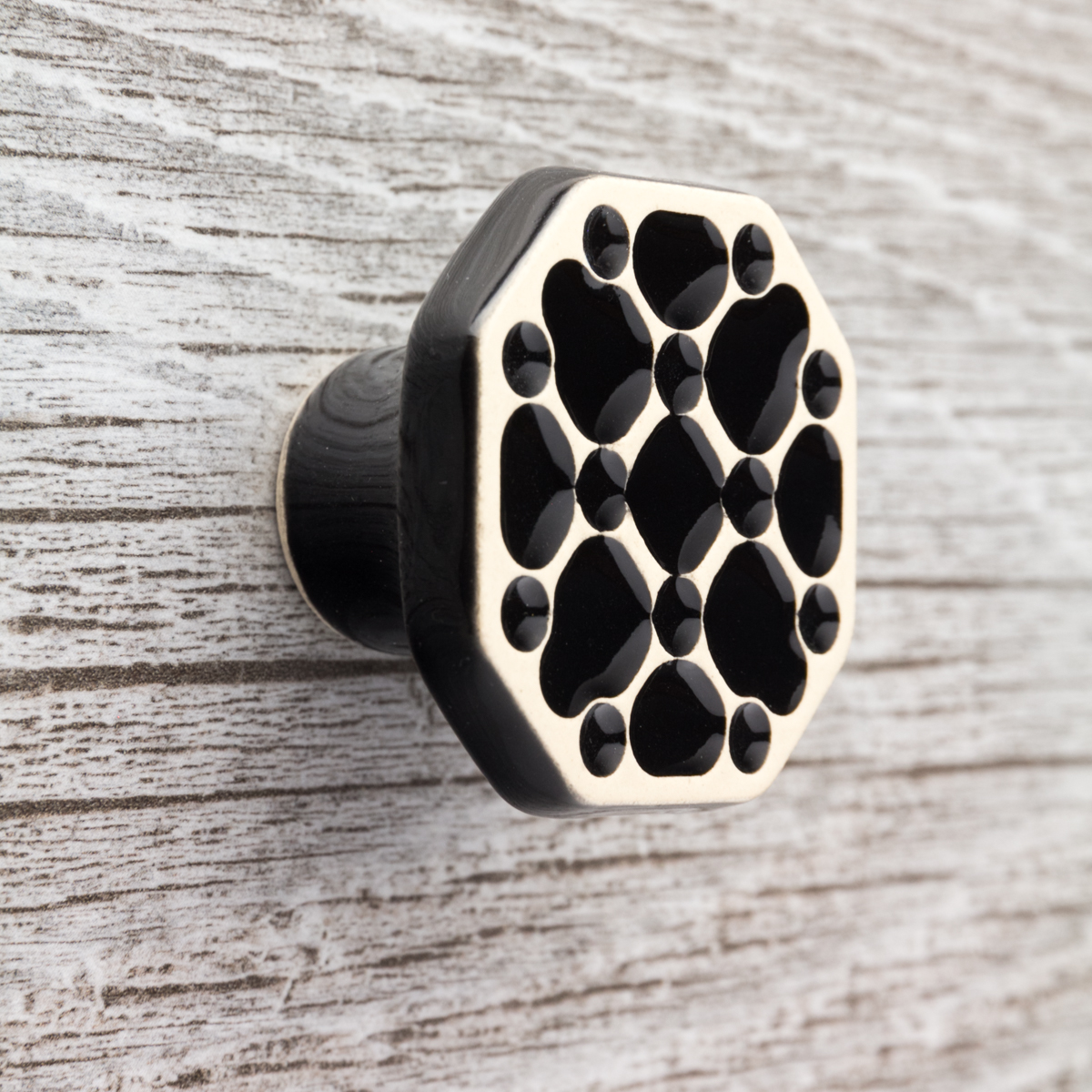 czarne gałki do mebli