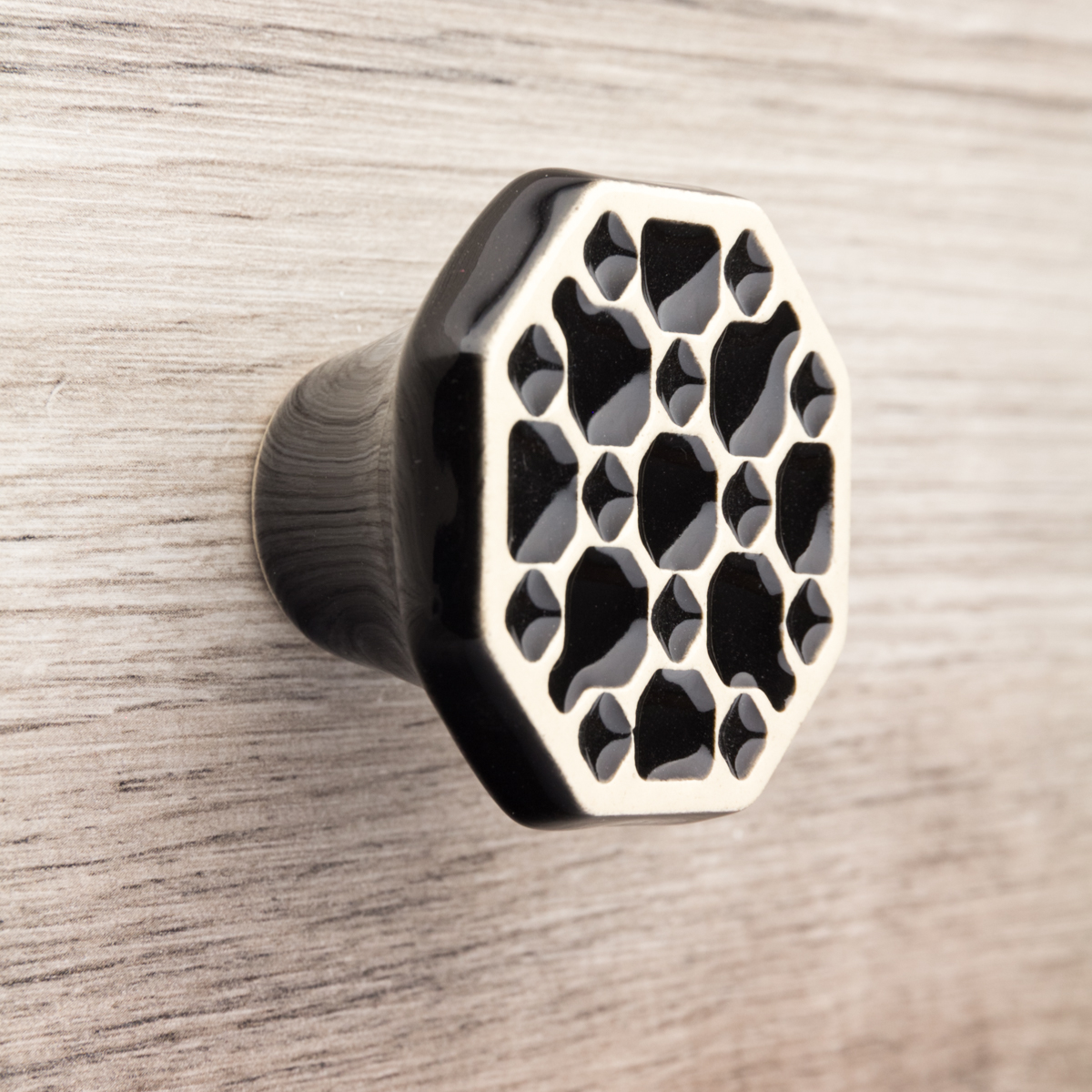 czarne gałki do mebli