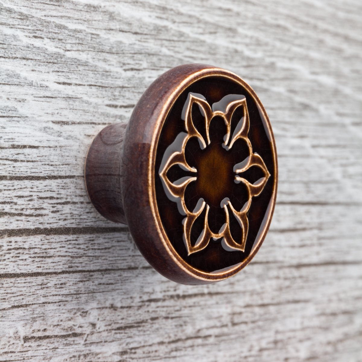 ciemnobrązowe gałki do mebli