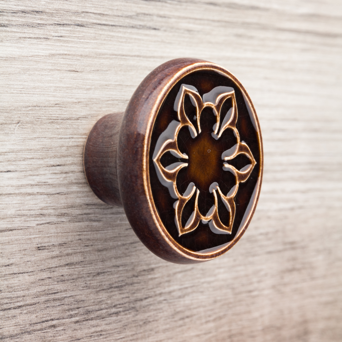 ciemnobrązowe gałki do mebli