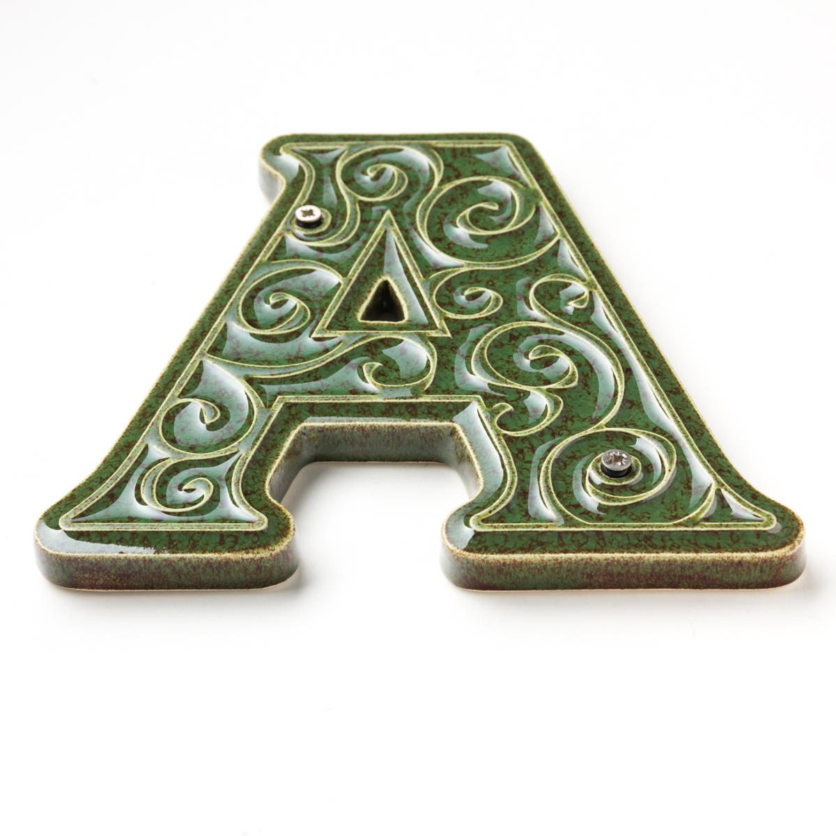 litera zielono-brązowa