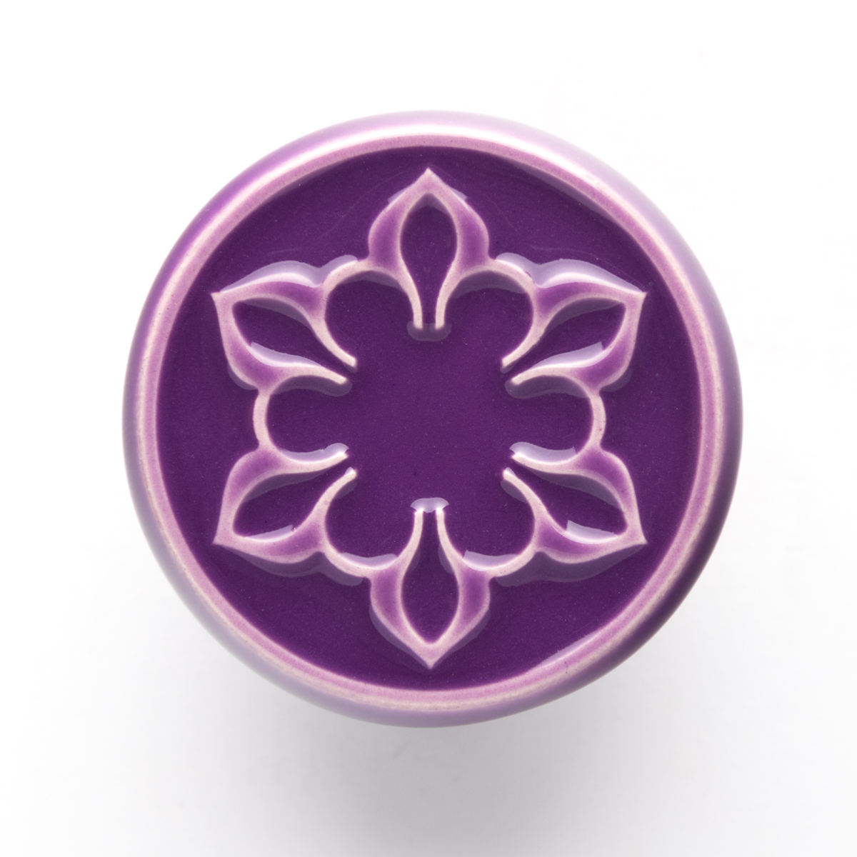 fioletowe gałki do mebli