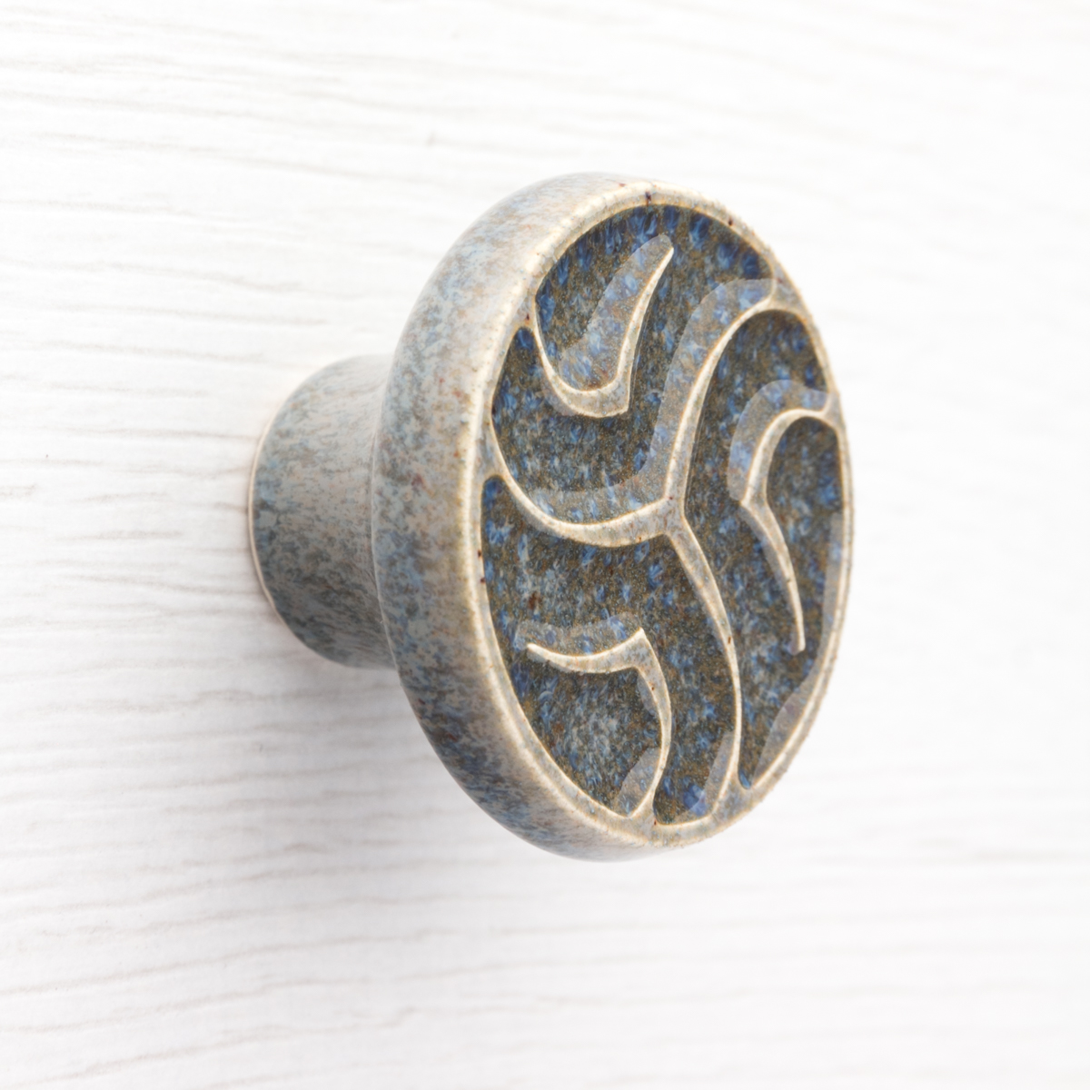 szaro-brązowe gałki do mebli