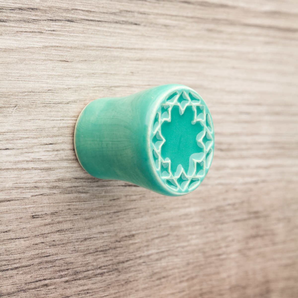 gałka do mebli miętowo-turkusowa